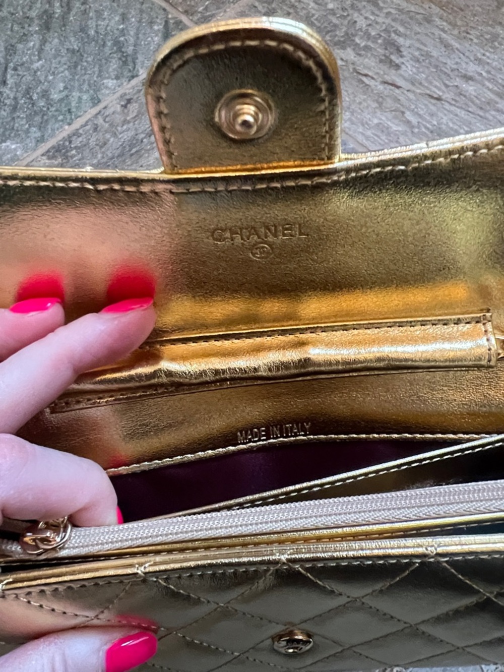 Gold Quilted Chain Crossbody - Picture 7 of 9